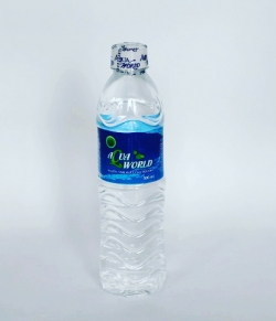 Nước uống đóng chai Aqua World